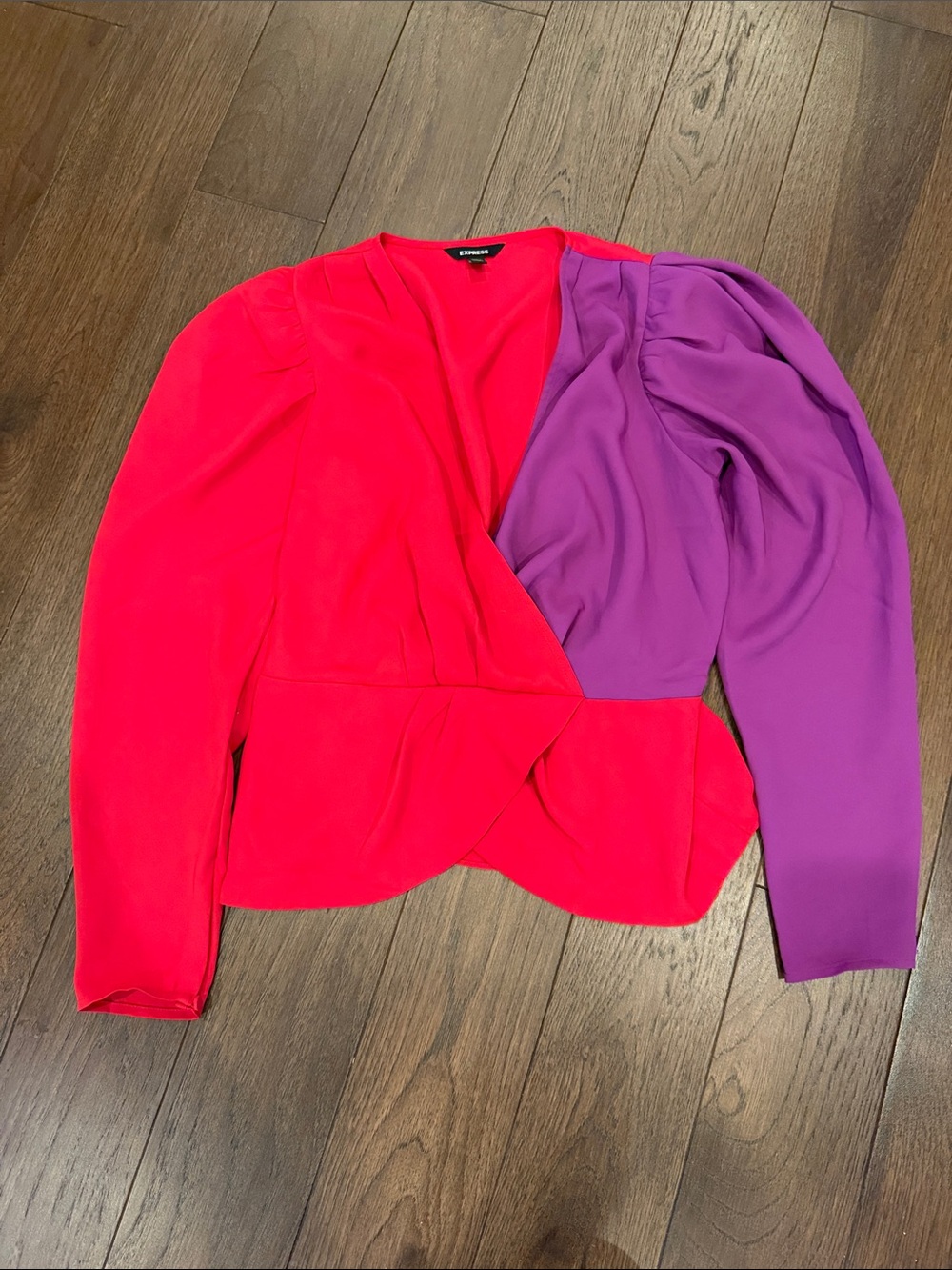 Express Two-Tone Wrap Top Size Medium in - Pink & Violet - C70-023
